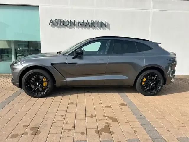 Aston Martin DBX