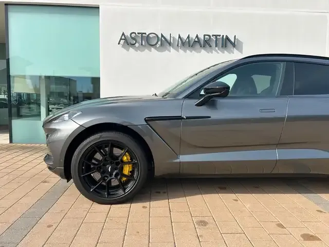 Aston Martin DBX