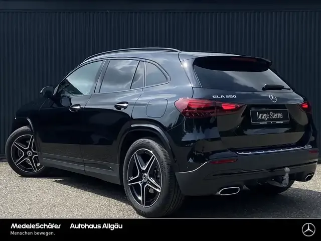 Mercedes-Benz GLA 200