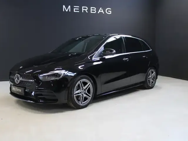 Mercedes-Benz B 180