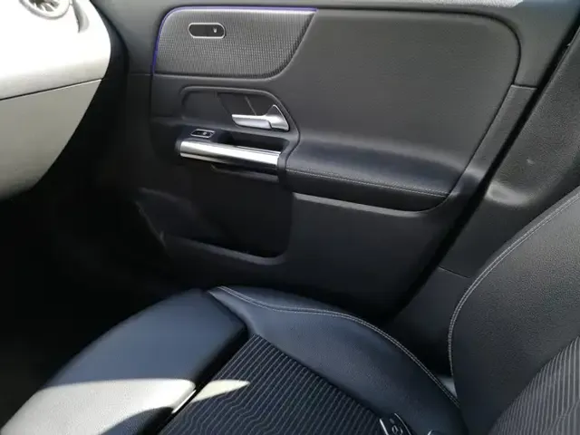 Mercedes-Benz B 160