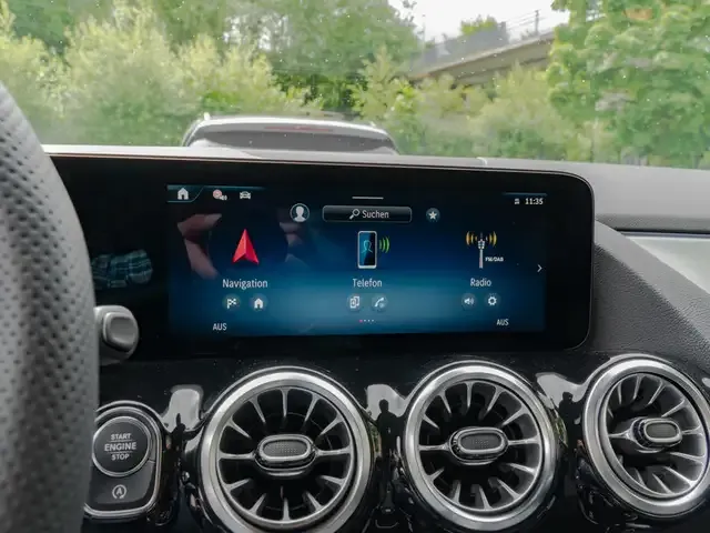 Mercedes-Benz GLA 220