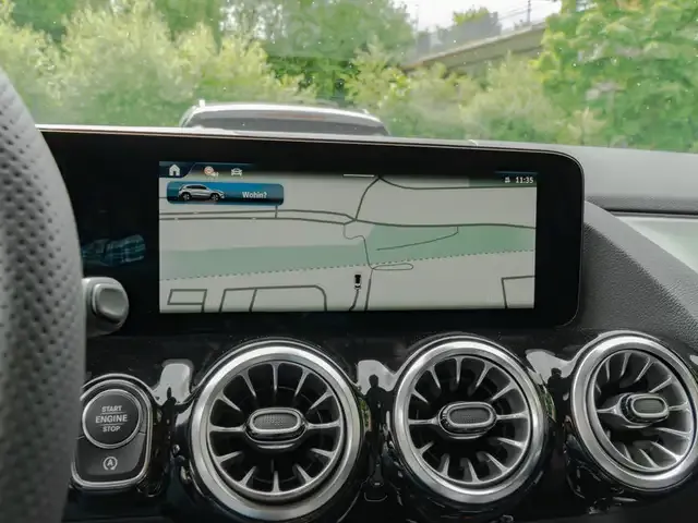 Mercedes-Benz GLA 220