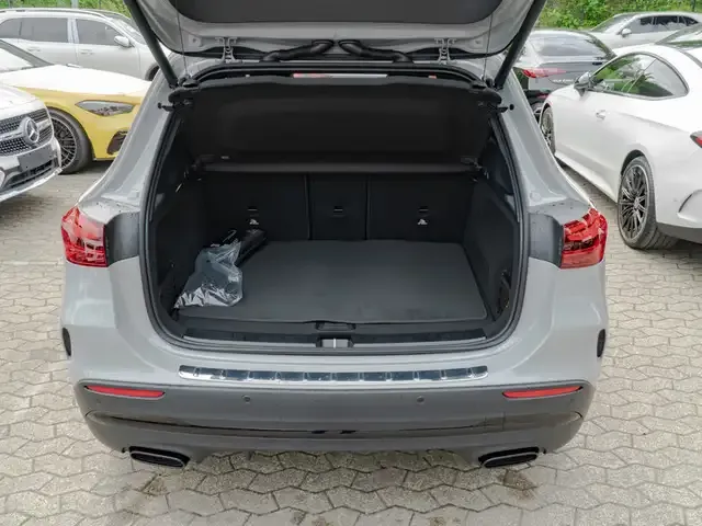 Mercedes-Benz GLA 220