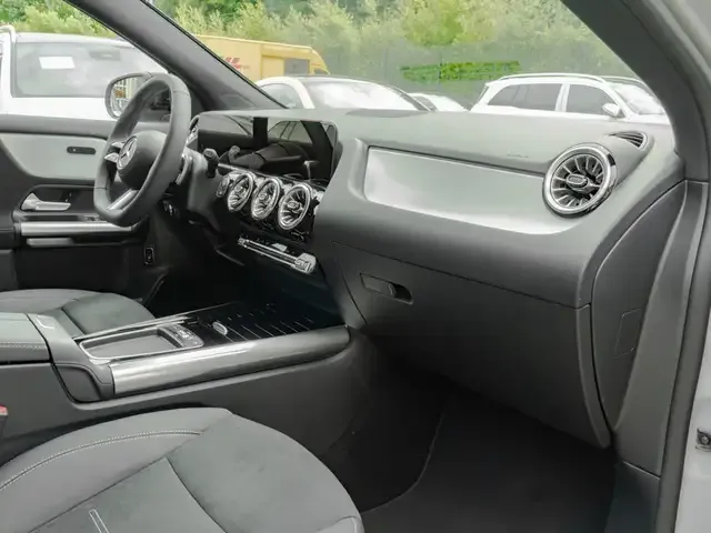 Mercedes-Benz GLA 220