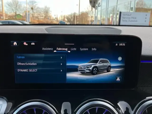 Mercedes-Benz GLB 200