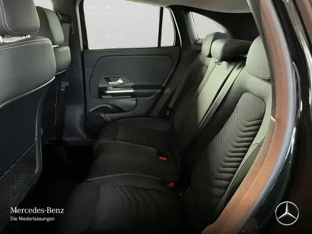 Mercedes-Benz GLA 180