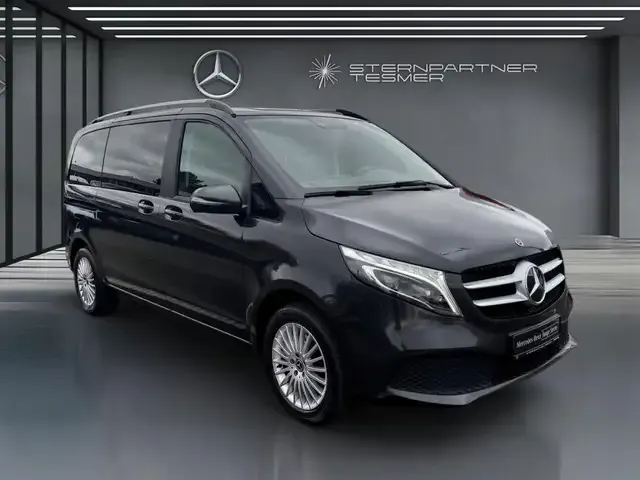 Mercedes-Benz V 220
