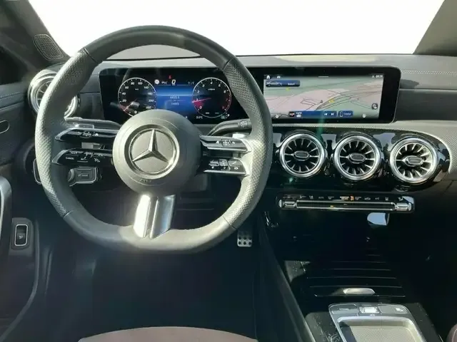 Mercedes-Benz CLA 200