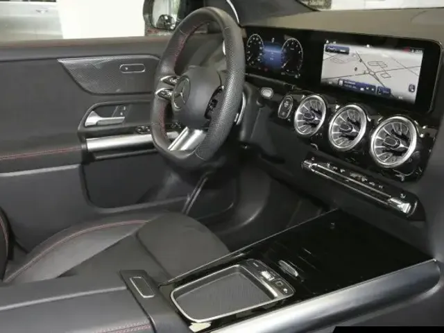 Mercedes-Benz GLA 180