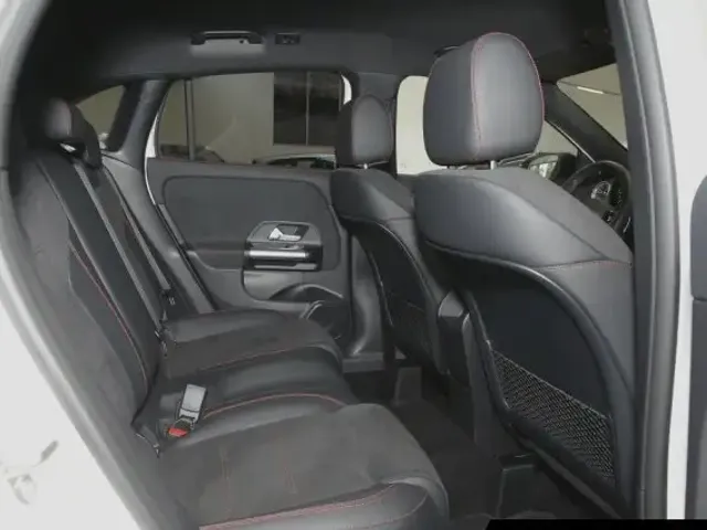 Mercedes-Benz GLA 180