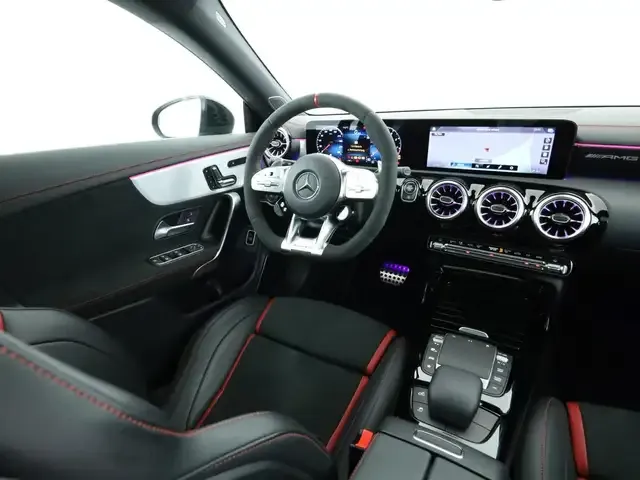 Mercedes-Benz CLA 45 AMG