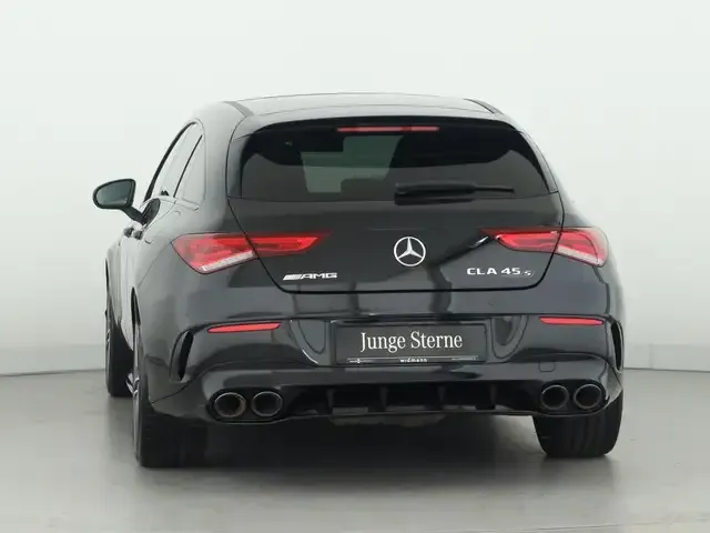 Mercedes-Benz CLA 45 AMG