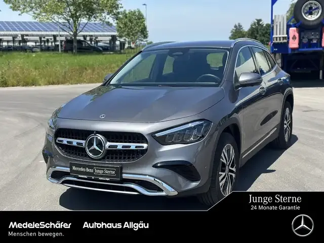 Mercedes-Benz GLA 220