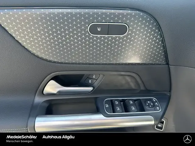 Mercedes-Benz GLA 220