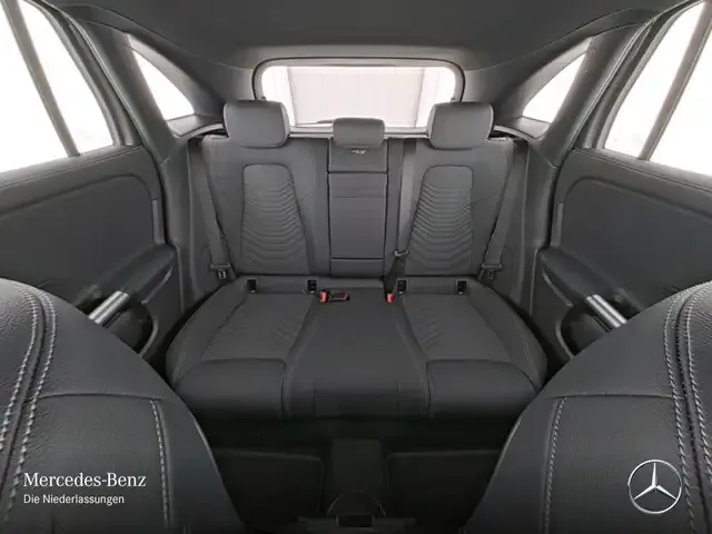 Mercedes-Benz EQA 300
