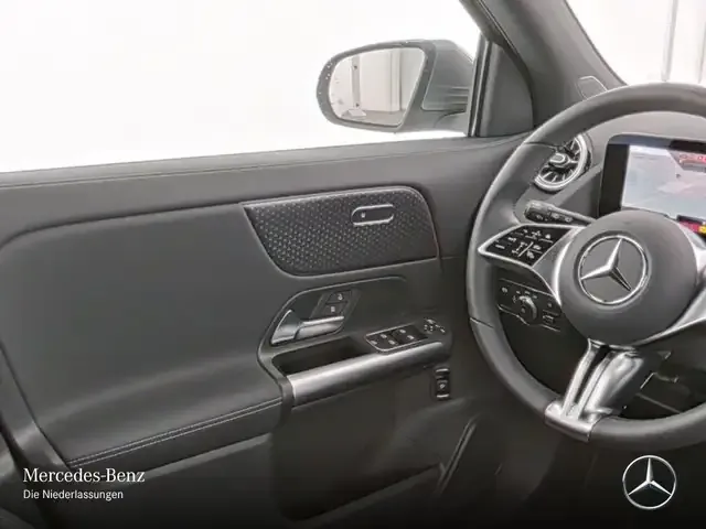 Mercedes-Benz EQA 300