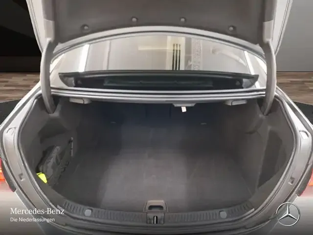 Mercedes-Benz E 63 AMG