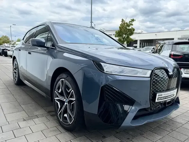 BMW iX