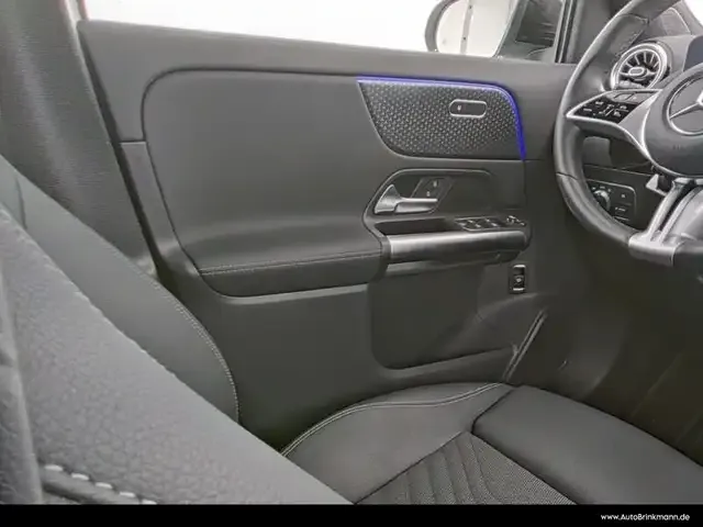 Mercedes-Benz GLA 220
