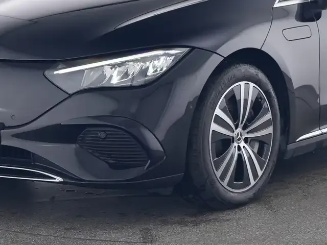 Mercedes-Benz EQE 300