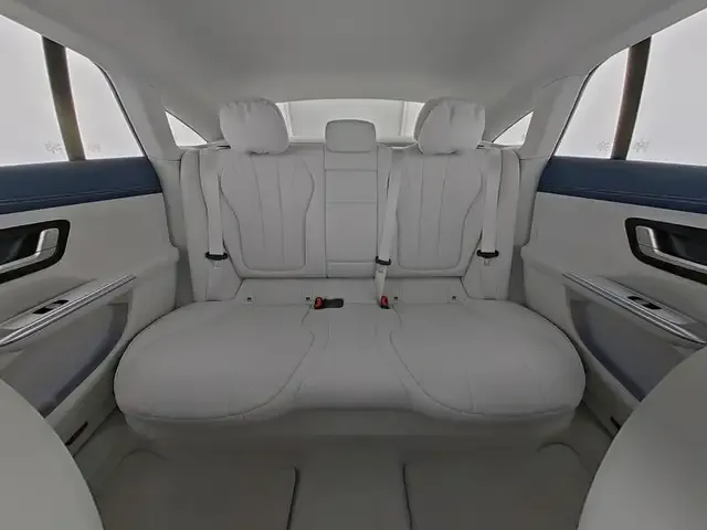 Mercedes-Benz EQE 300