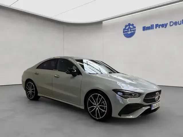 Mercedes-Benz CLA 200