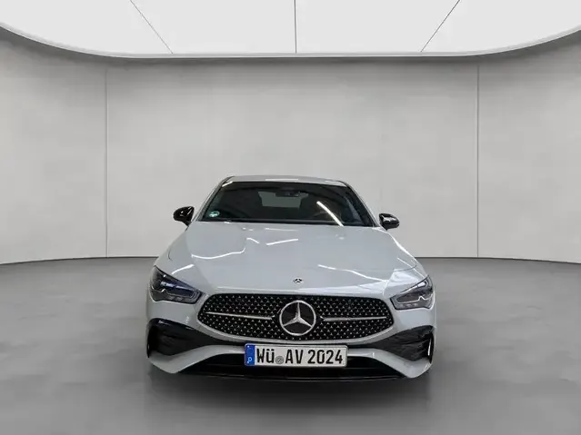 Mercedes-Benz CLA 200