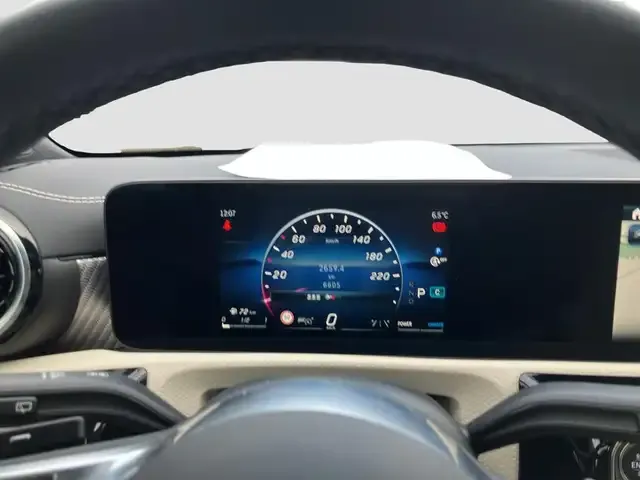 Mercedes-Benz CLA 200