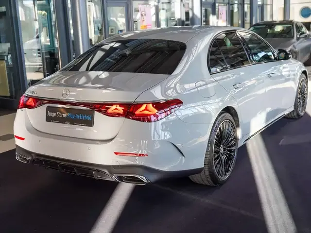 Mercedes-Benz E 300