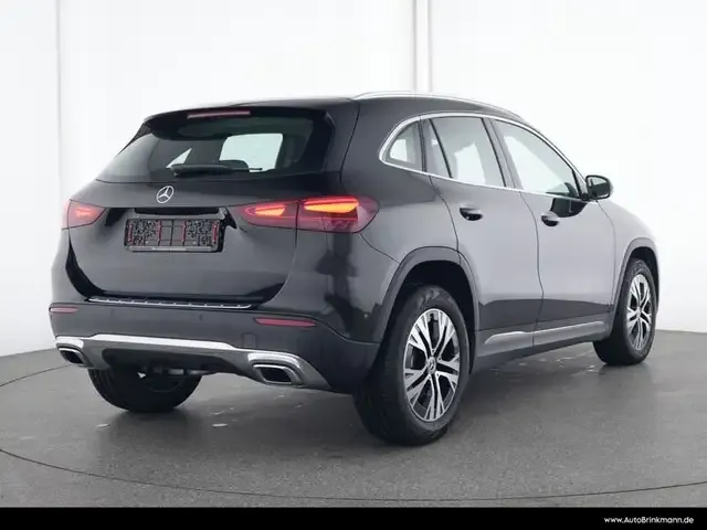 Mercedes-Benz GLA 220
