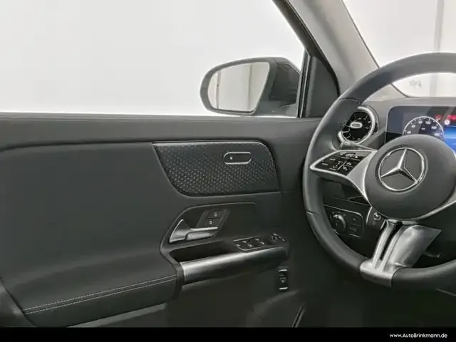Mercedes-Benz GLA 220