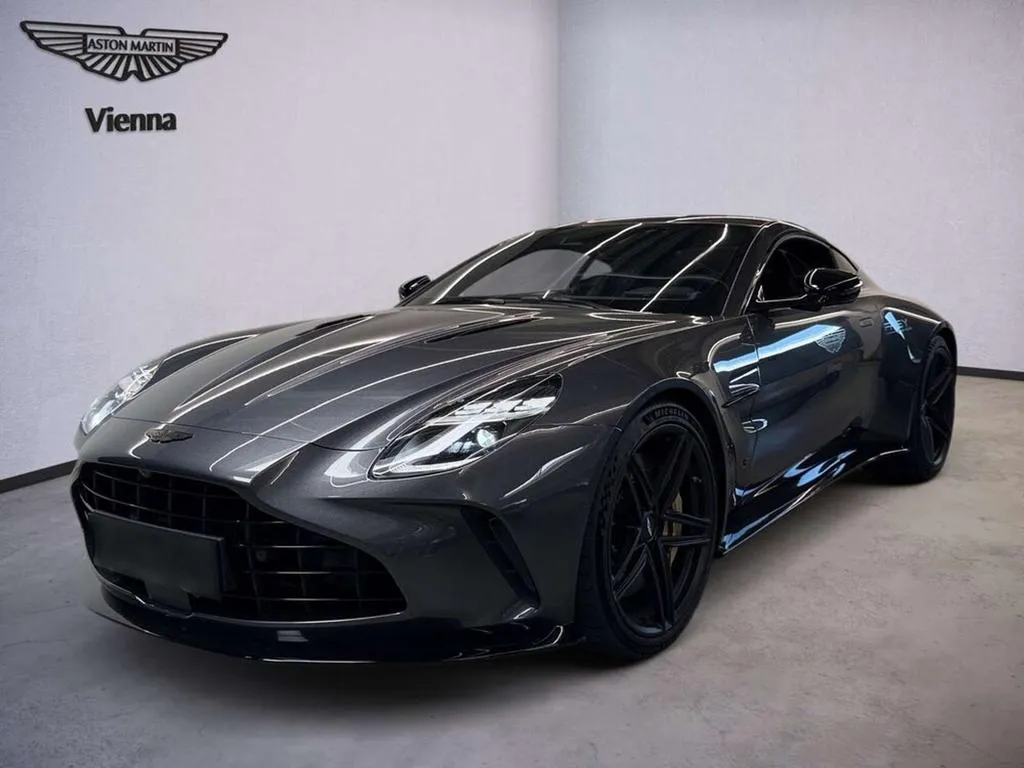 Aston Martin V8