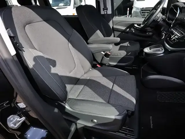 Mercedes-Benz EQV 300