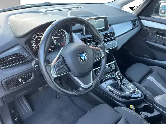BMW 218