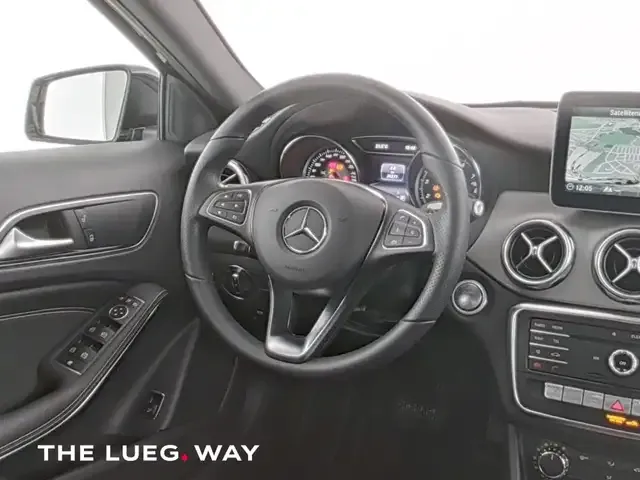 Mercedes-Benz GLA 200