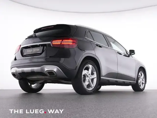 Mercedes-Benz GLA 200