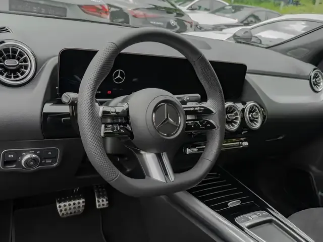 Mercedes-Benz GLA 220