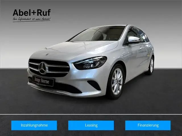 Mercedes-Benz B 220