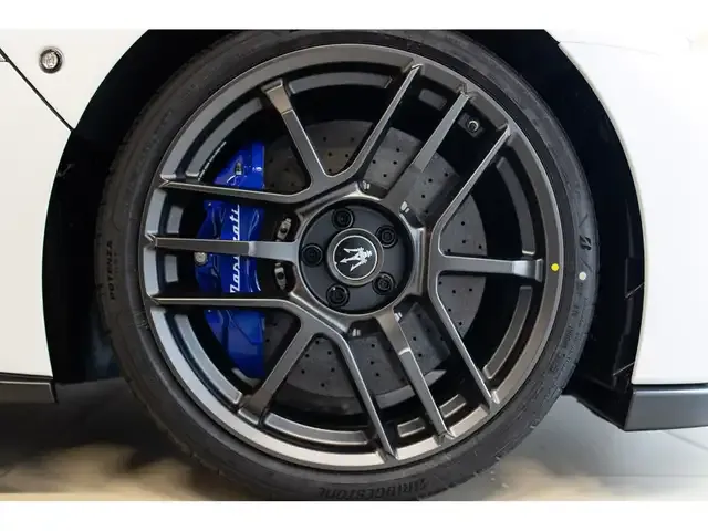 Maserati MC20