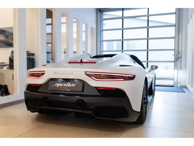 Maserati MC20