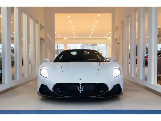 Maserati MC20