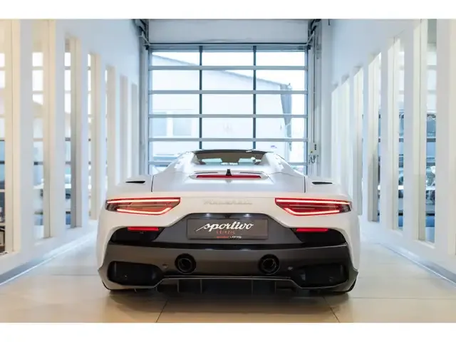 Maserati MC20