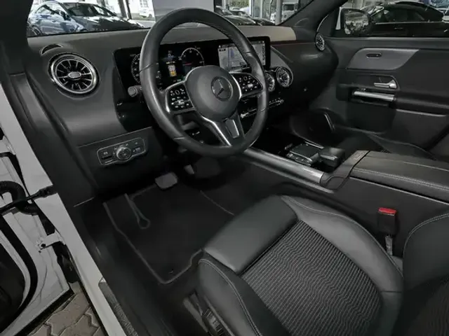 Mercedes-Benz EQA 250