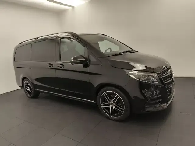 Mercedes-Benz V 220