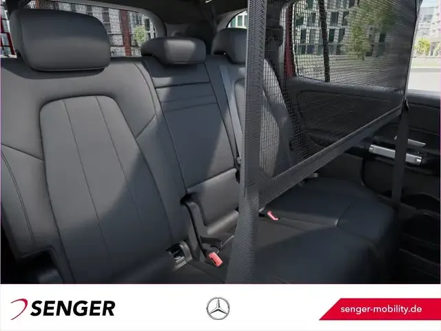 Mercedes-Benz EQB 300