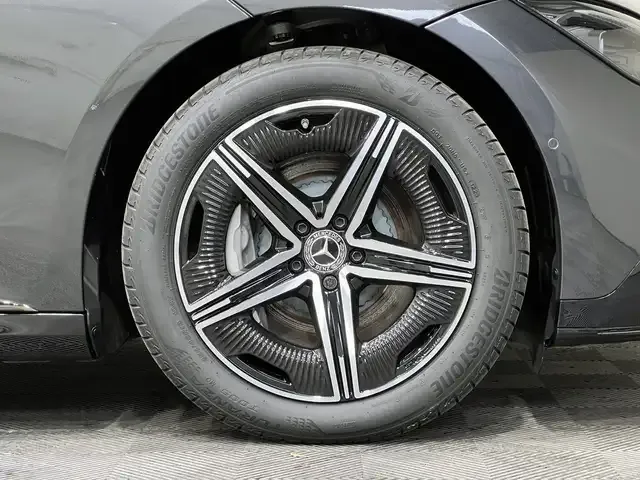 Mercedes-Benz EQE 350