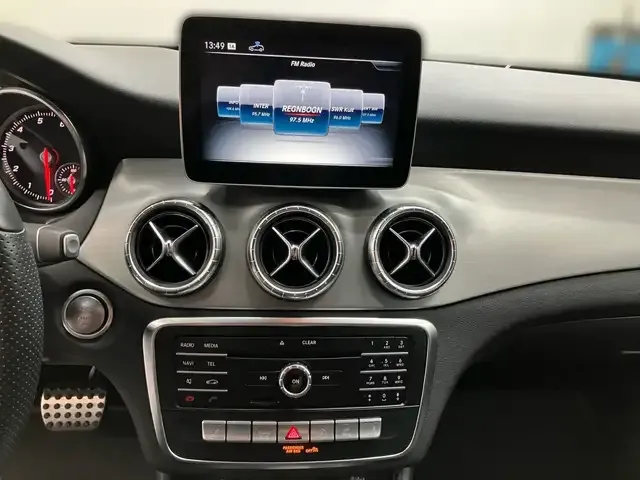Mercedes-Benz CLA 220