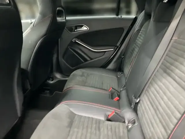 Mercedes-Benz CLA 220
