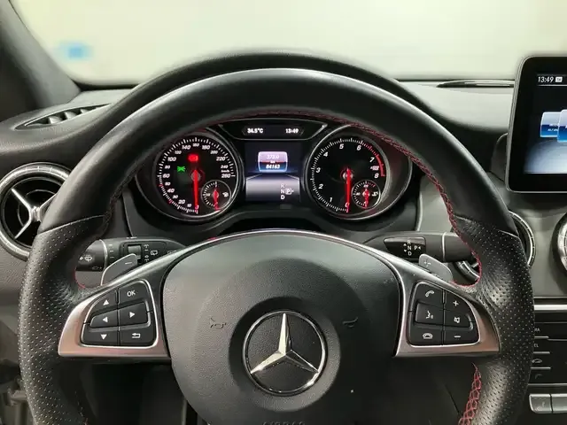 Mercedes-Benz CLA 220